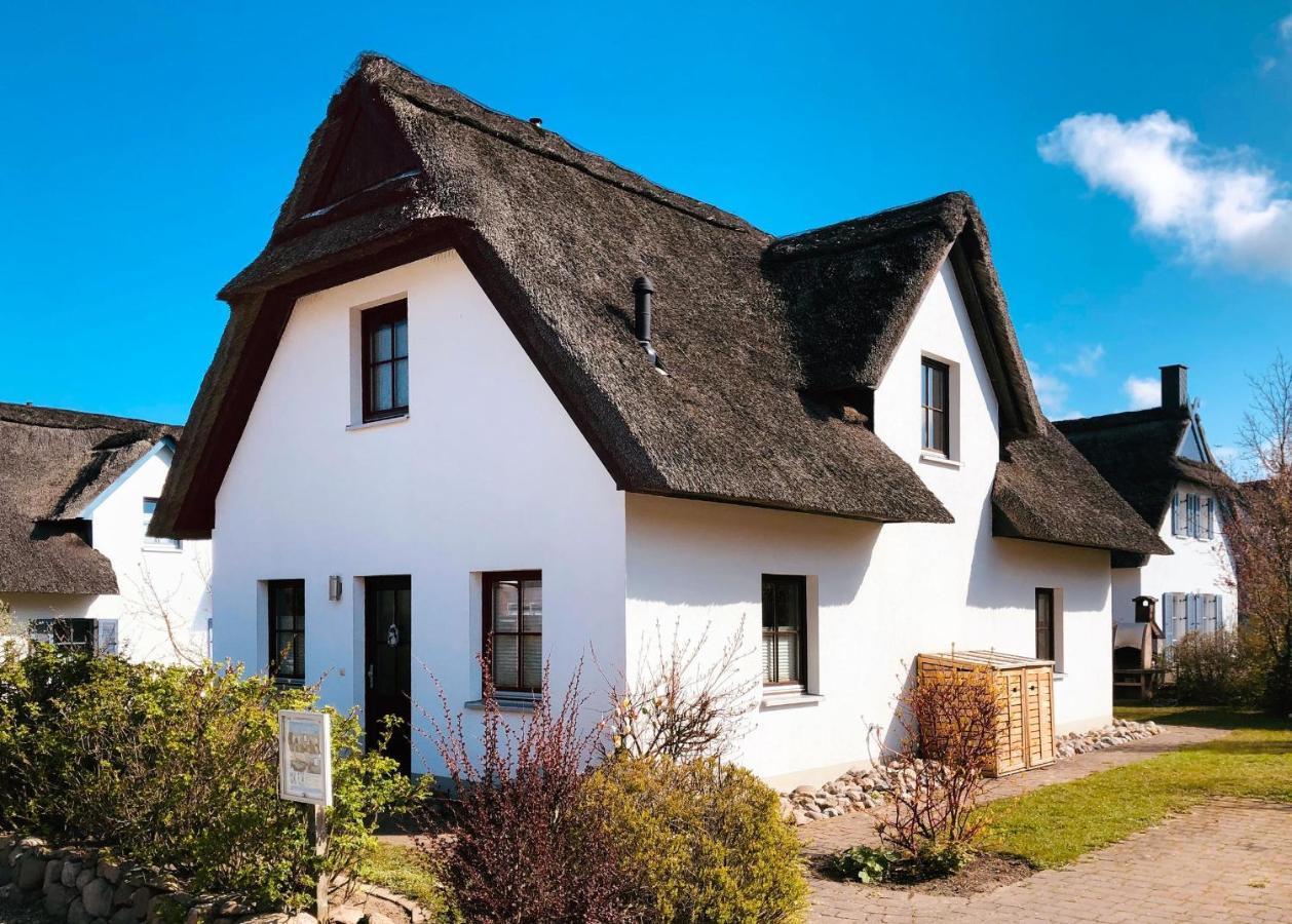 Villa Reetdachhaus Hus Kieker à Poel Extérieur photo